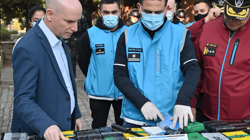 Chacarita: La Policía de la Ciudad incineró 300 panes de cocaína y marihuana