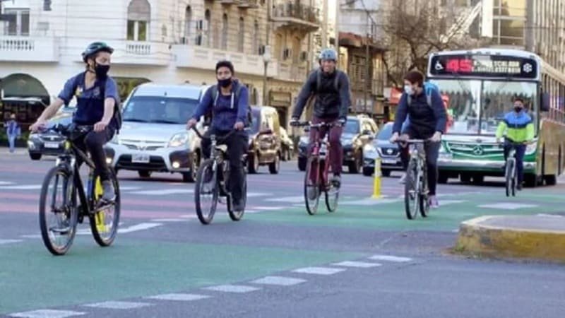 Libertarios presentaron un proyecto para eliminar la ciclovía de avenida Córdoba, que recorre Chacarita
